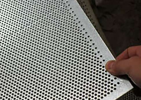 不銹鋼沖孔網(wǎng)在化工業(yè)的重要性 不銹鋼沖孔網(wǎng)在化工業(yè)的重要性